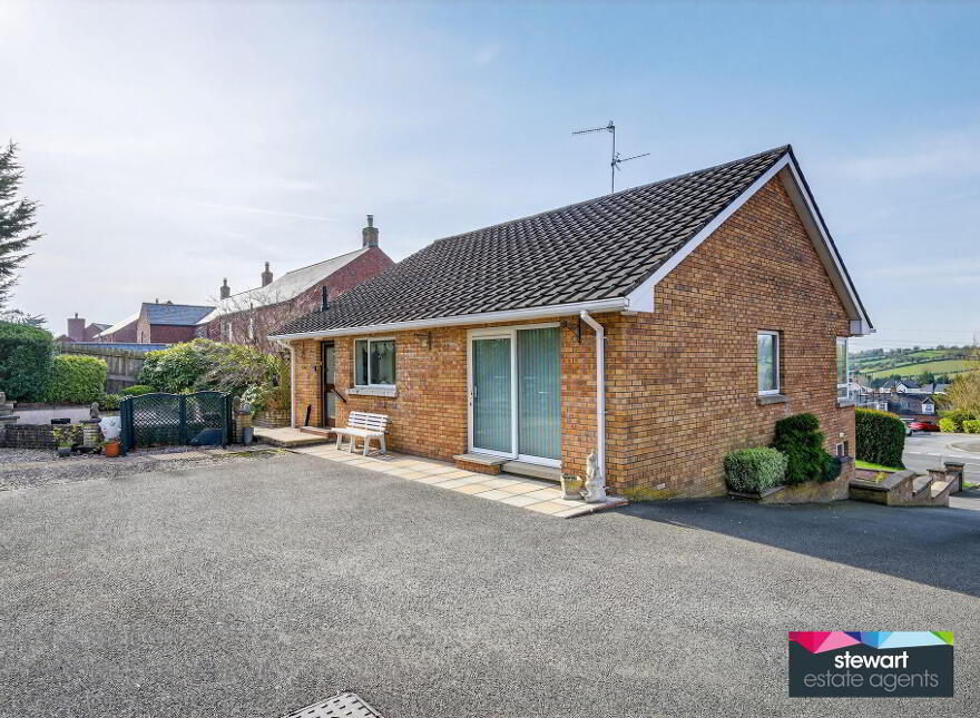 42 Hillsborough Road, Dromore, BT25 1QN