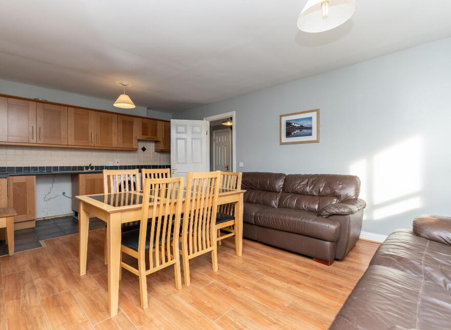 2 Mariner's Bay, Redbarn, Gortaroo, P36V302