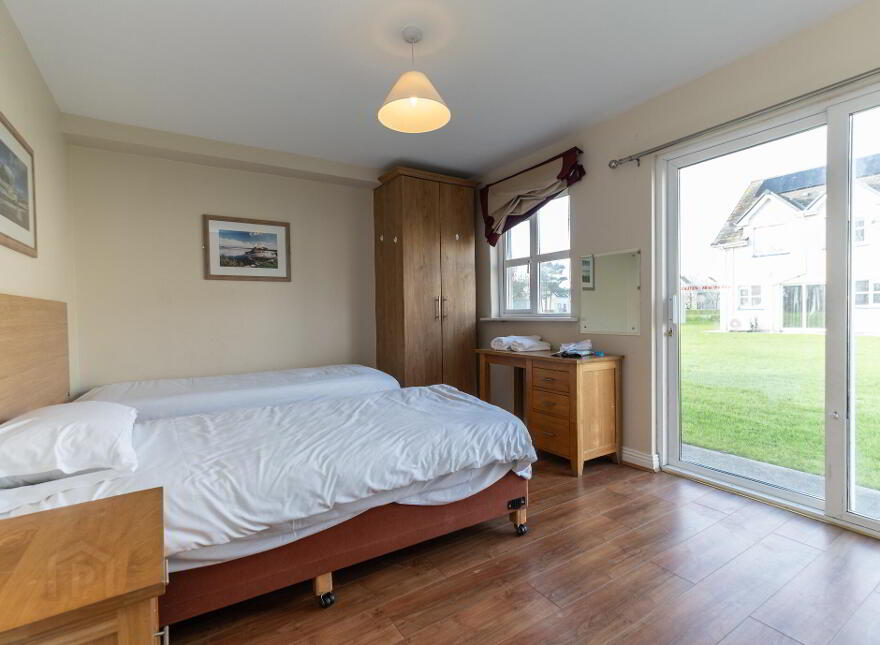 2 Mariner's Bay, Redbarn, Gortaroo, P36V302