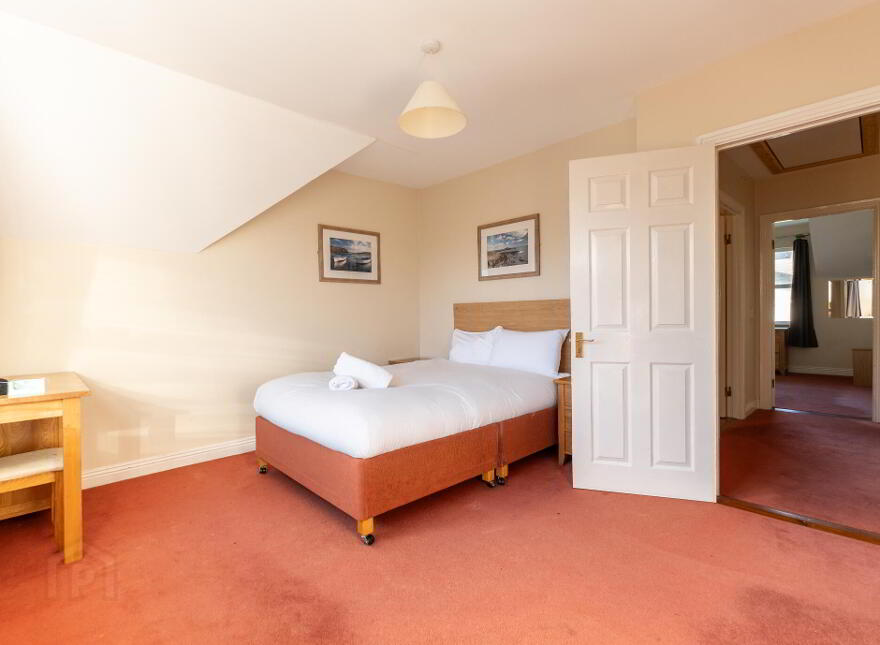 2 Mariner's Bay, Redbarn, Gortaroo, P36V302