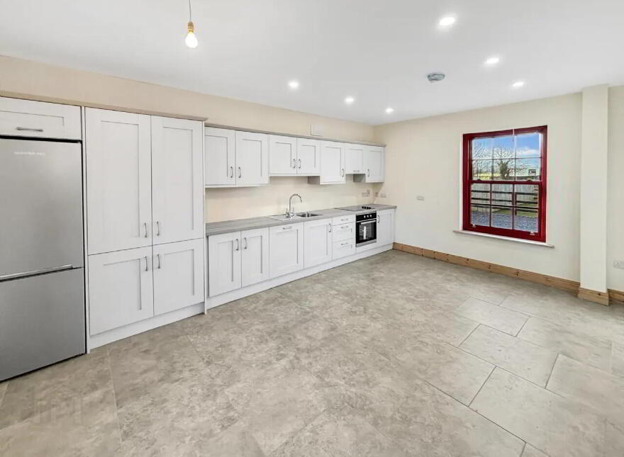 Mill Street, Borrisokane, E45YK64