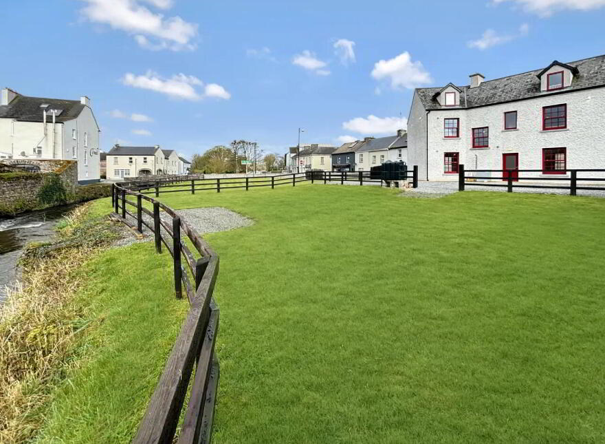 Mill Street, Borrisokane, E45YK64