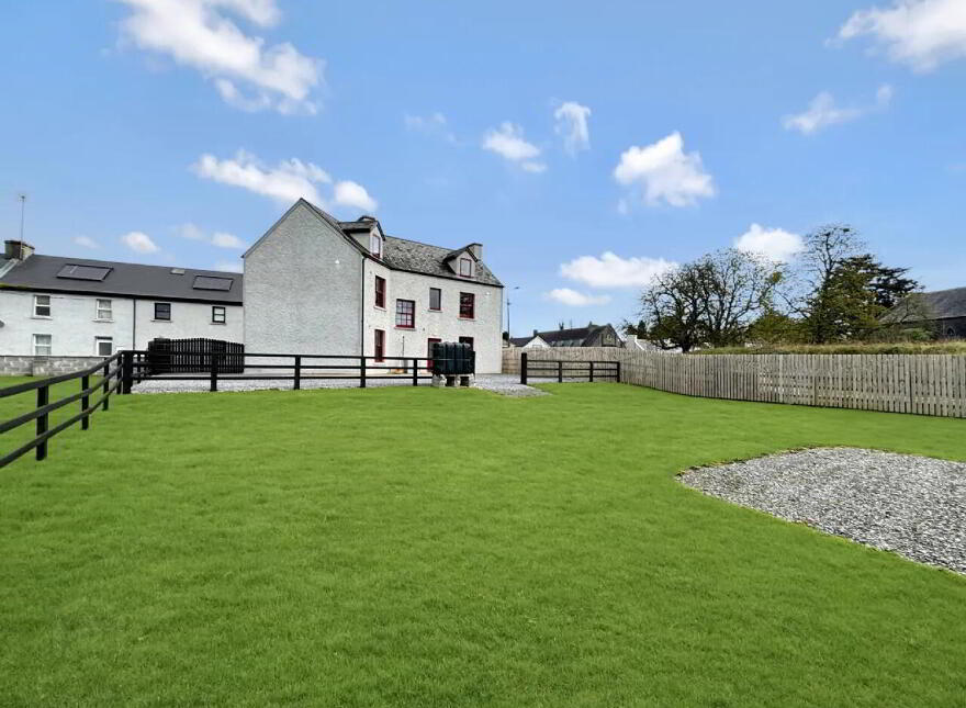 Mill Street, Borrisokane, E45YK64