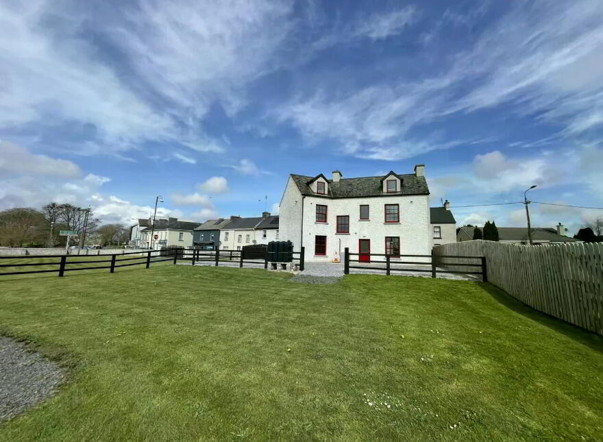 Mill Street, Borrisokane, E45YK64