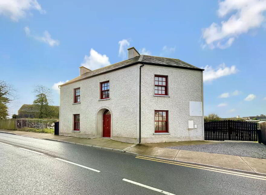 Mill Street, Borrisokane, E45YK64