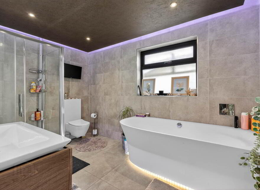 36 Moneybroom Road, Lisburn, BT28 2QP