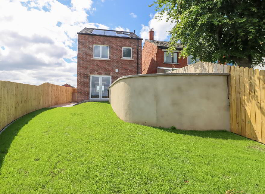 17, A Cherryhill Park, Dundonald, Belfast, BT16 1JD