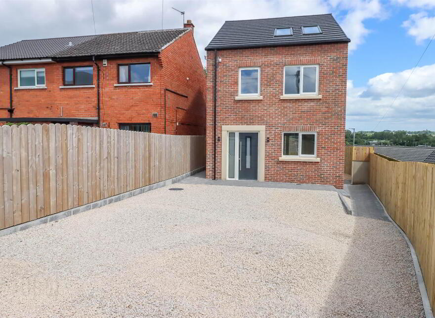 17, A Cherryhill Park, Dundonald, Belfast, BT16 1JD