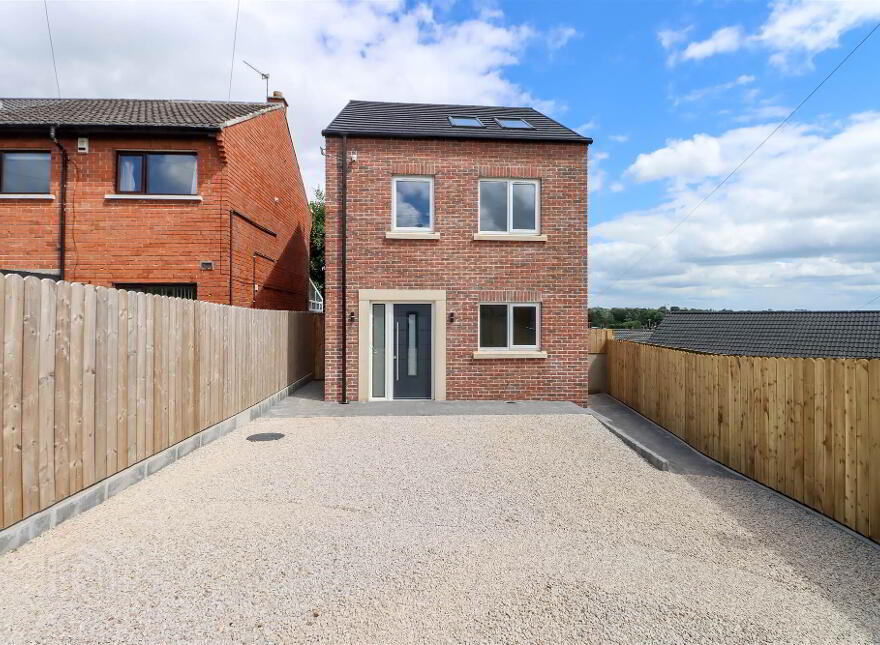 17, A Cherryhill Park, Dundonald, Belfast, BT16 1JD