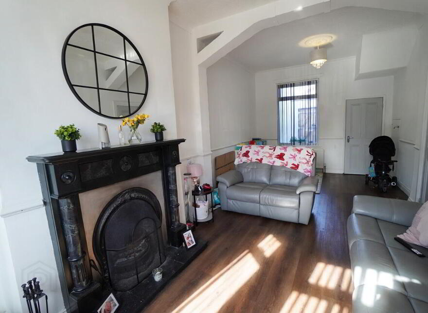 63 Ballygomartin Road, Belfast, BT13 3LB