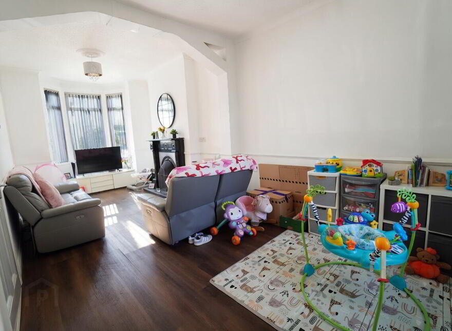 63 Ballygomartin Road, Belfast, BT13 3LB