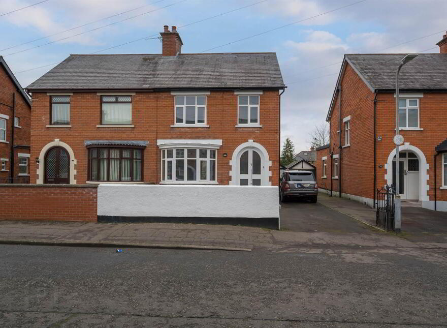 38 Locksley Park, Upper Lisburn Road, Belfast, BT10 0AR