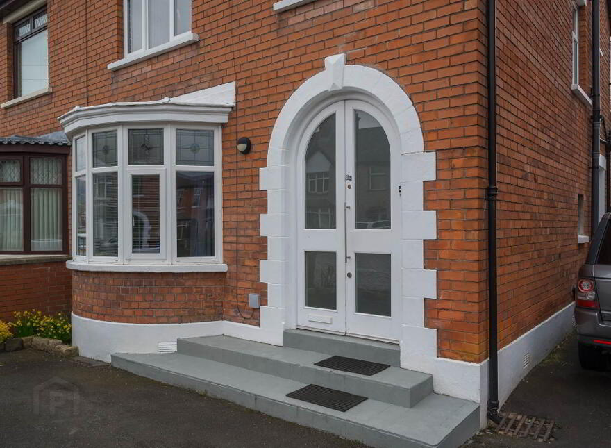 38 Locksley Park, Upper Lisburn Road, Belfast, BT10 0AR