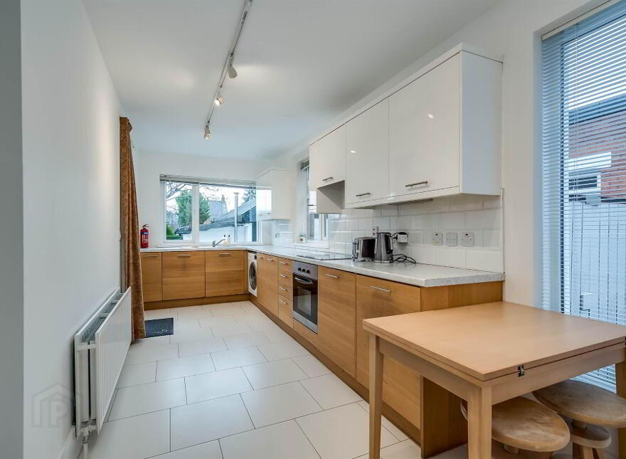 38 Locksley Park, Upper Lisburn Road, Belfast, BT10 0AR