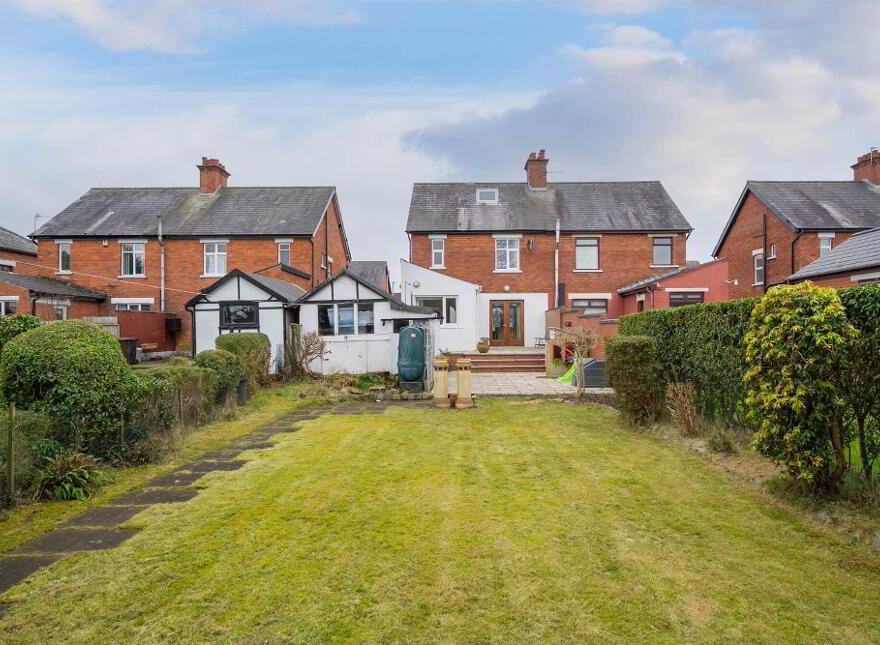 38 Locksley Park, Upper Lisburn Road, Belfast, BT10 0AR