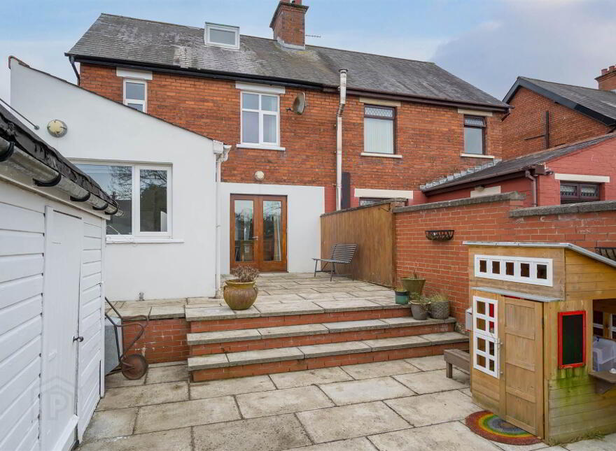 38 Locksley Park, Upper Lisburn Road, Belfast, BT10 0AR