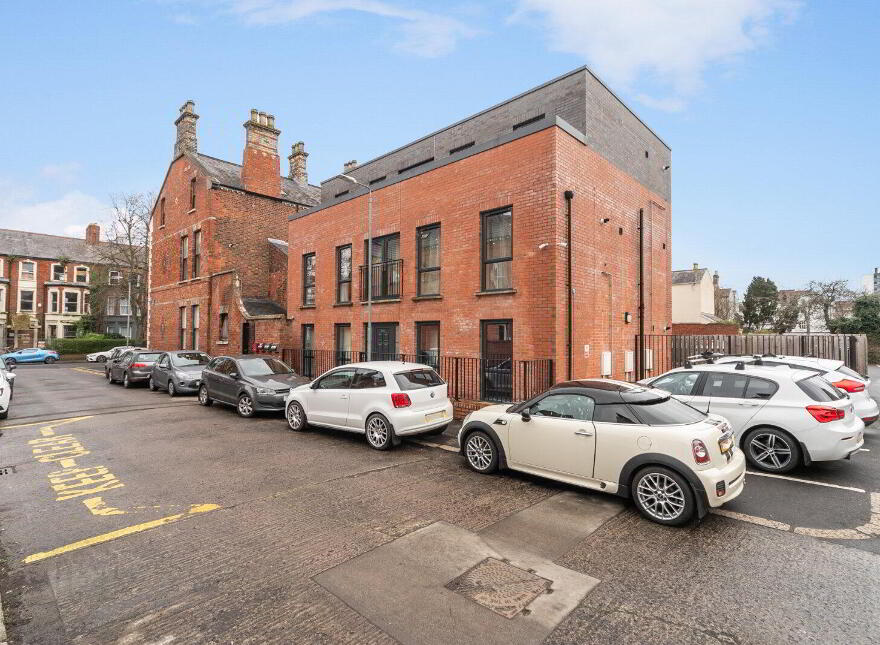 Apartment 1 21B Wellington Park Terrace, Belfast, BT9 6DR