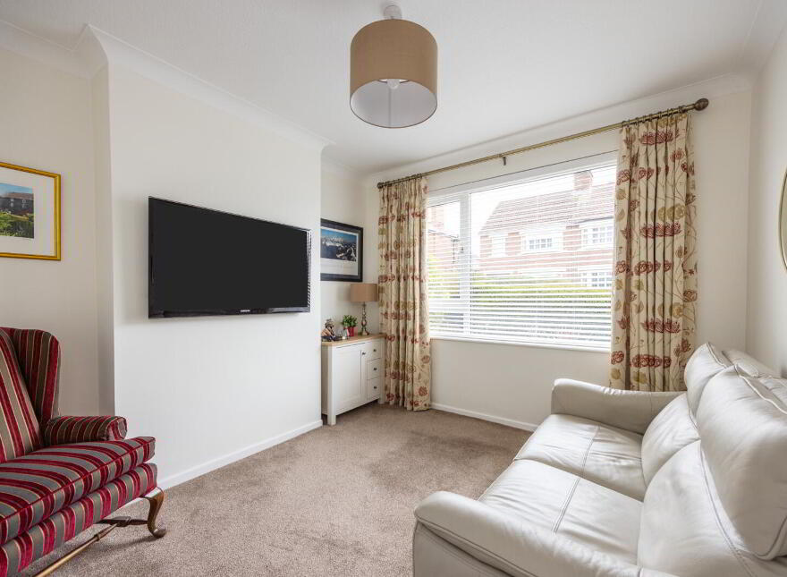37 Thornhill Drive, Belfast, BT5 7AW