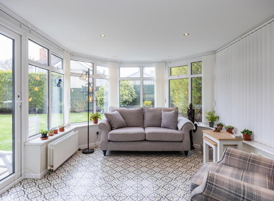 37 Thornhill Drive, Belfast, BT5 7AW