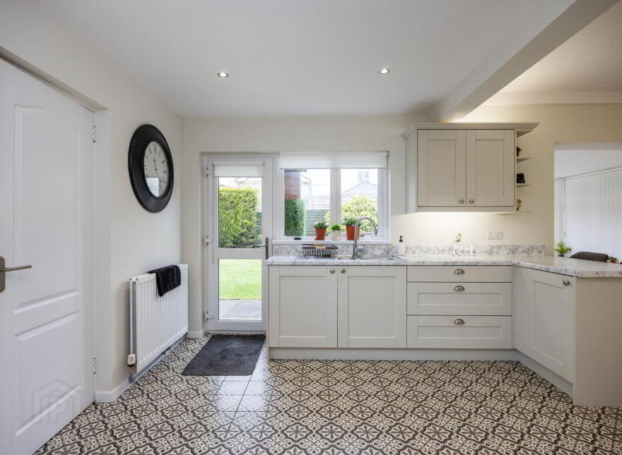 37 Thornhill Drive, Belfast, BT5 7AW