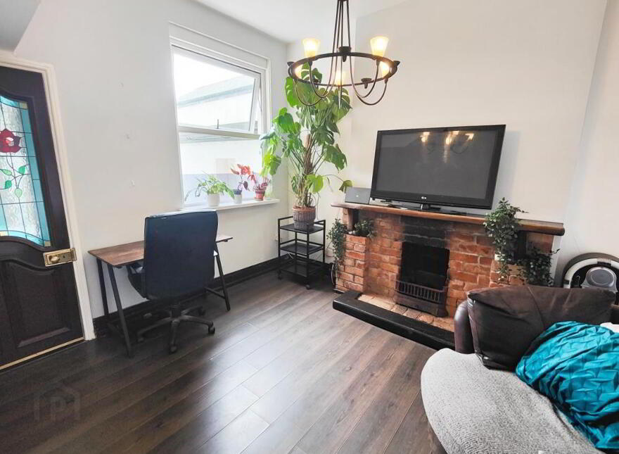 162 Ballygomartin Road, Belfast, BT13 3NF