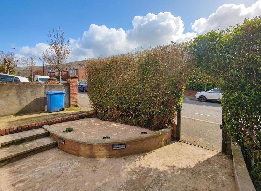 162 Ballygomartin Road, Belfast, BT13 3NF