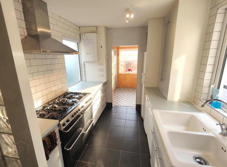 162 Ballygomartin Road, Belfast, BT13 3NF