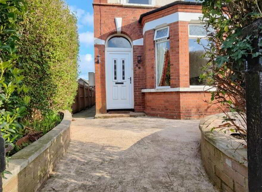 162 Ballygomartin Road, Belfast, BT13 3NF