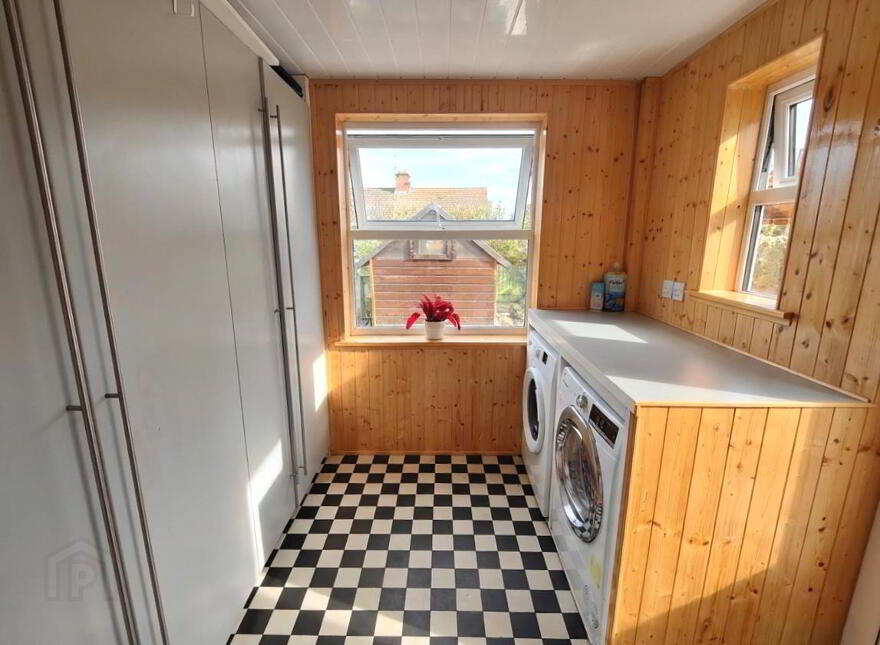 162 Ballygomartin Road, Belfast, BT13 3NF