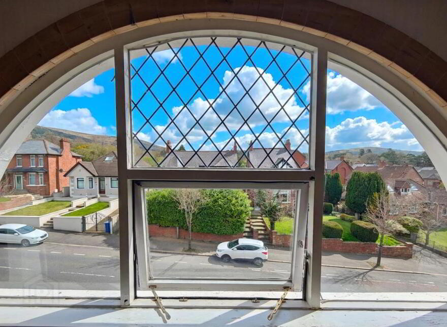 162 Ballygomartin Road, Belfast, BT13 3NF