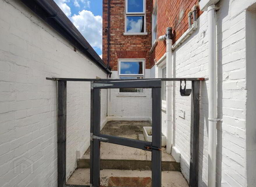 162 Ballygomartin Road, Belfast, BT13 3NF