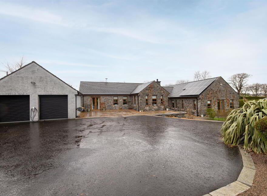 46 Cherryhill Road, Ballynahinch, BT24 8NW