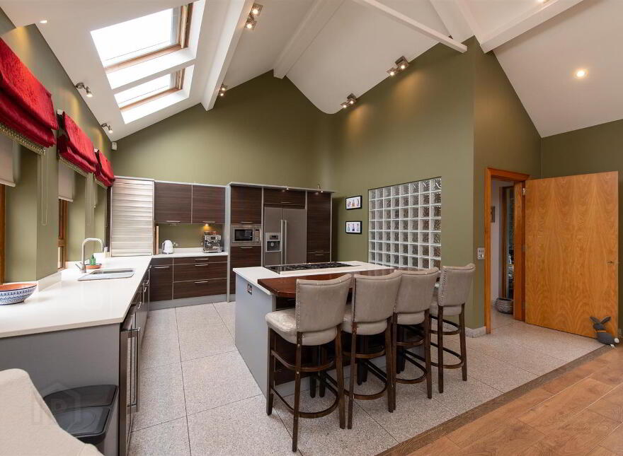 46 Cherryhill Road, Ballynahinch, BT24 8NW