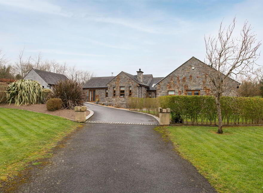 46 Cherryhill Road, Ballynahinch, BT24 8NW