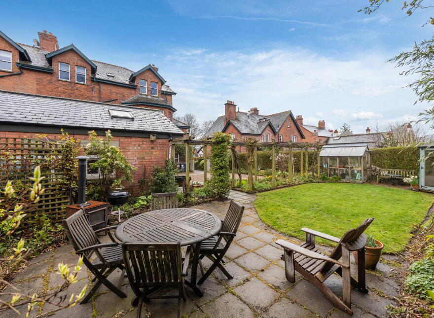 30 Cadogan Park, Belfast, BT9 6HH