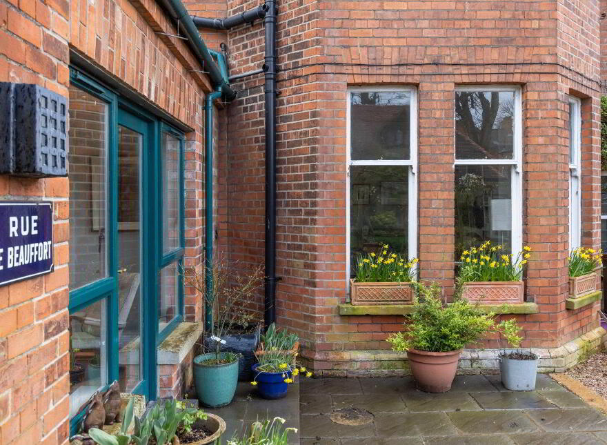 30 Cadogan Park, Belfast, BT9 6HH