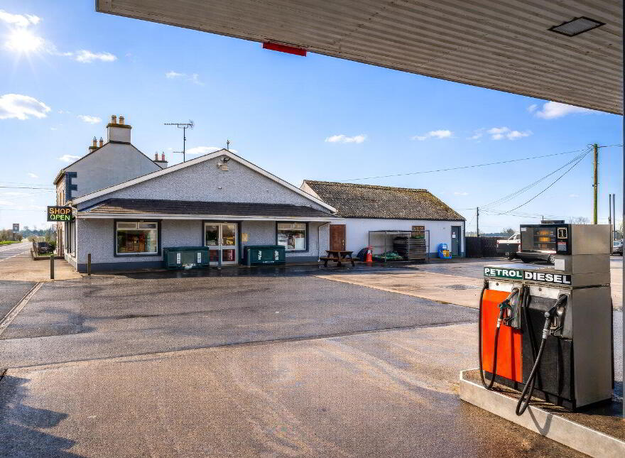 Carrickboy Filling Station, Carrickboy, N39XN81