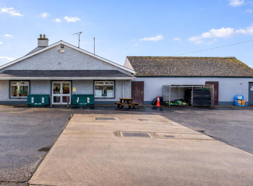 Carrickboy Filling Station, Carrickboy, N39XN81