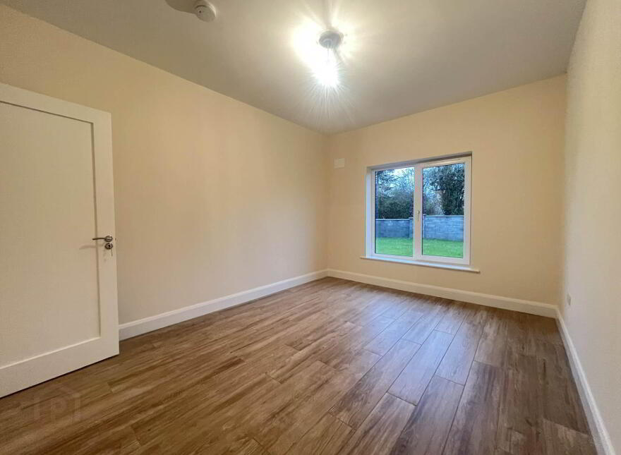 8 Roseville Crescent, Cahir, County Tipperary, E21KF83