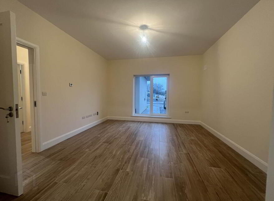 8 Roseville Crescent, Cahir, County Tipperary, E21KF83