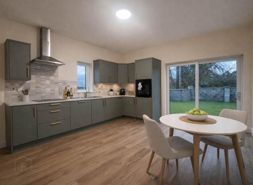 8 Roseville Crescent, Cahir, County Tipperary, E21KF83