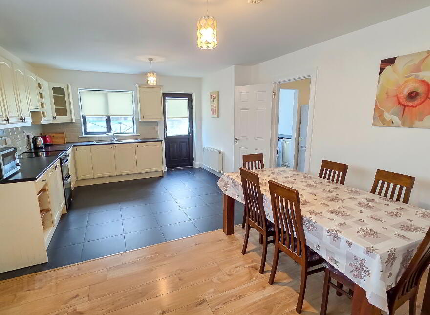 8 Wexford Street, Gorey, Y25YD80