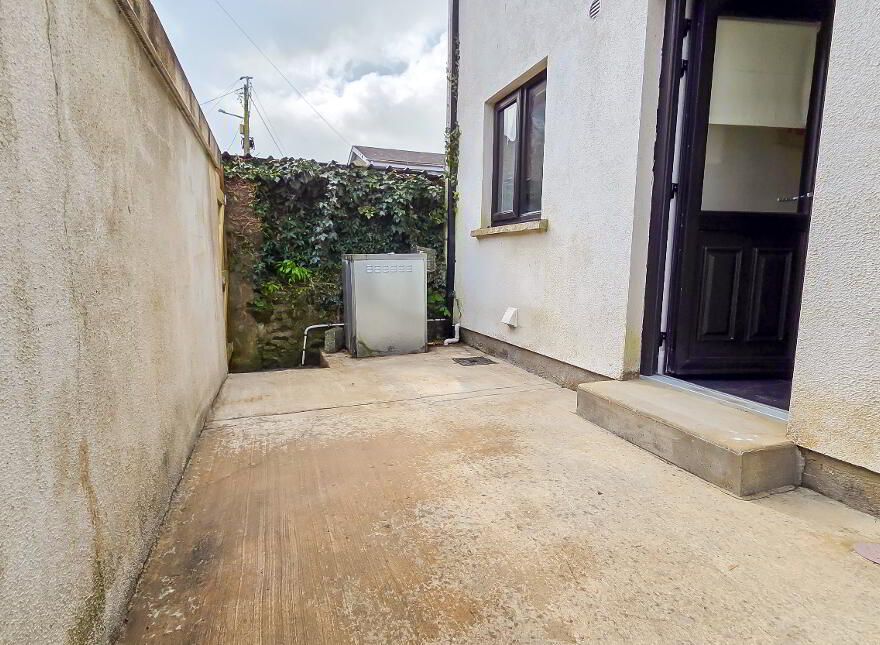 8 Wexford Street, Gorey, Y25YD80