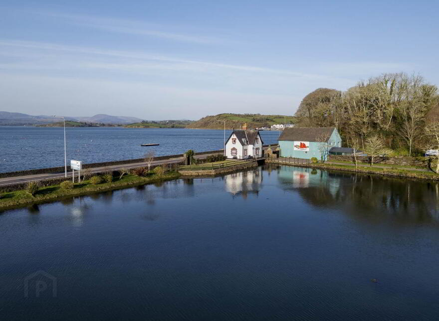 Sea Lodge Cottage, Seafield, Bantry, P75YR70