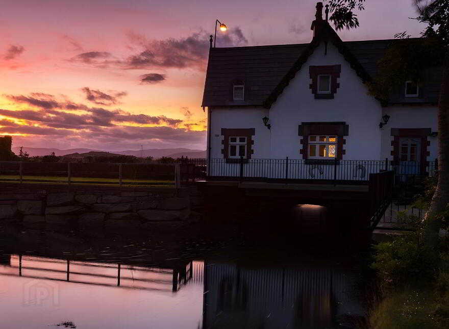 Sea Lodge Cottage, Seafield, Bantry, P75YR70