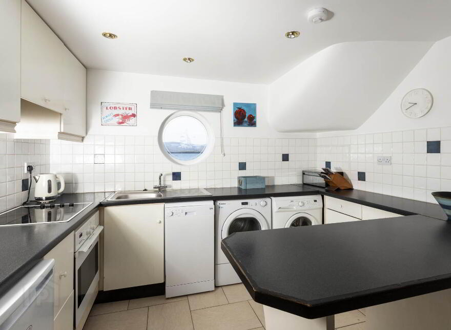 Sea Lodge Cottage, Seafield, Bantry, P75YR70
