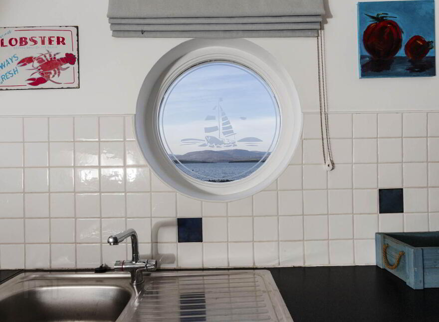 Sea Lodge Cottage, Seafield, Bantry, P75YR70