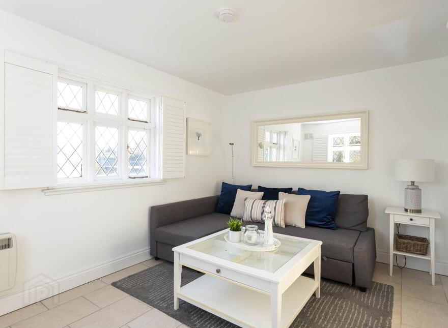 Sea Lodge Cottage, Seafield, Bantry, P75YR70