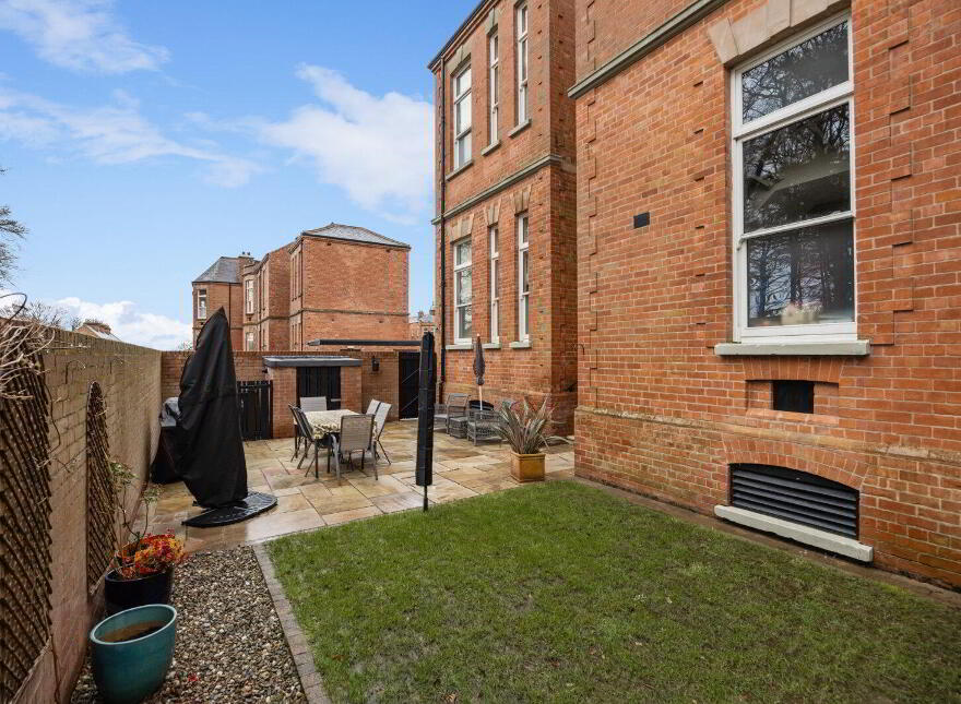 8 Ishbel Mews, Belfast, BT8 8FZ
