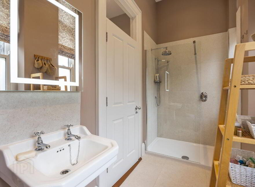 8 Ishbel Mews, Belfast, BT8 8FZ